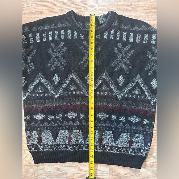 Expressions Black and Gray Crewneck Sweater with Nordic Patterns Size Large - Picture 7 of 8